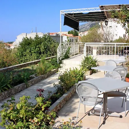 With A Parking Space Bol, Brac - 5640
