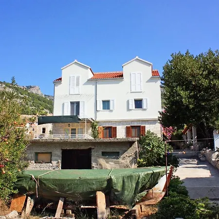 With A Parking Space Bol, Brac - 5640 Lejlighed