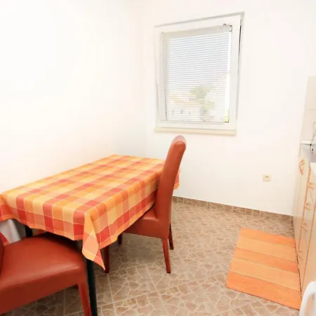 With A Parking Space Bol, Brac - 5640 * Μπολ