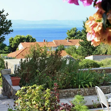 With A Parking Space Bol, Brac - 5640