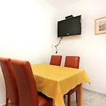 With A Parking Space Bol, Brac - 5640 Apartmán
